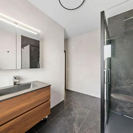 Villa66 - Private Bedroom 6 - Shared Kitchen Livange