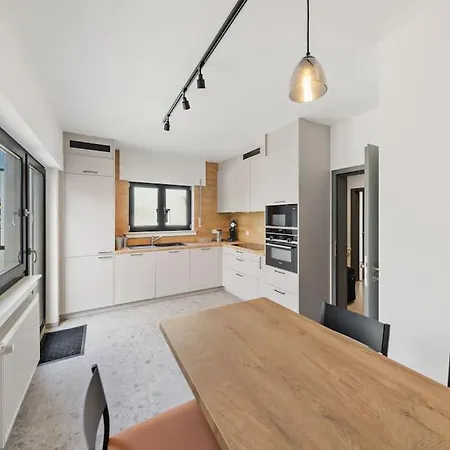 Villa66 - Private Bedroom 6 - Shared Kitchen Livange