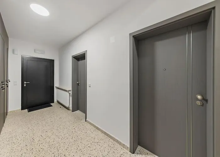 Villa66 - Private Bedroom 6 - Shared Kitchen *