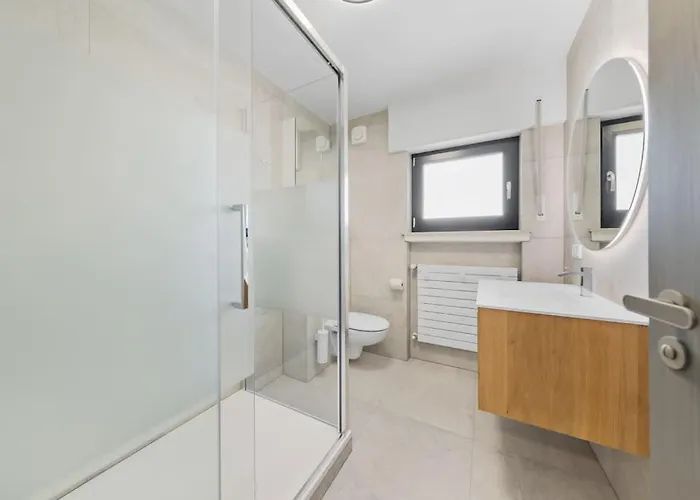 Villa66 - Private Bedroom 6 - Shared Kitchen * Livange