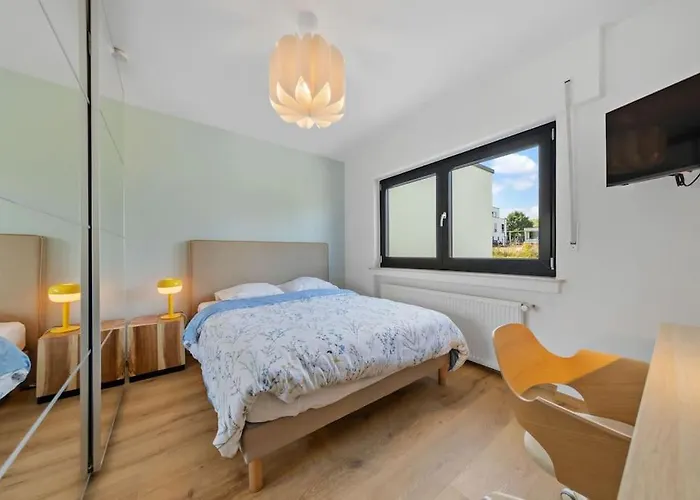 Villa66 - Private Bedroom 6 - Shared Kitchen *